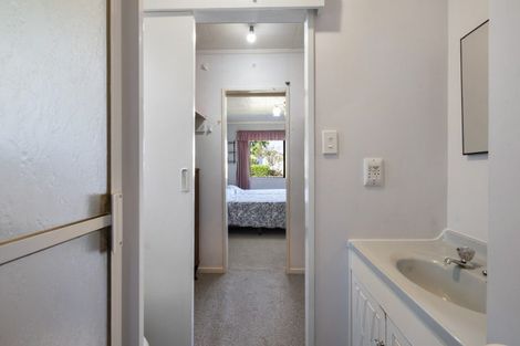 Photo of property in 12 Cargill Grove, Kelvin Grove, Palmerston North, 4414