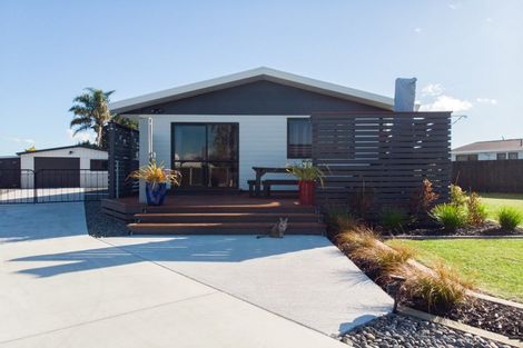 Photo of property in 20 Miller Place, Ngatea, 3503