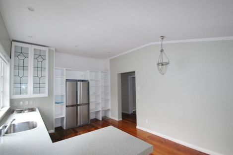 Photo of property in 18 Carrington Street, Mount Cook, Wellington, 6021