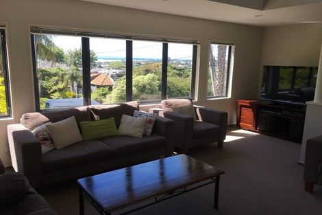 Photo of property in 37a Parr Terrace, Castor Bay, Auckland, 0620