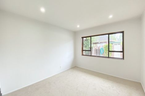 Photo of property in 3 Balgowan Terrace, Conifer Grove, Takanini, 2112