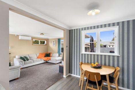 Photo of property in 2 Quinn Road, Levin, 5510