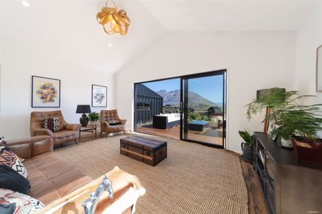 Photo of property in 29 Glenfiddich Road, Jacks Point, Queenstown, 9371