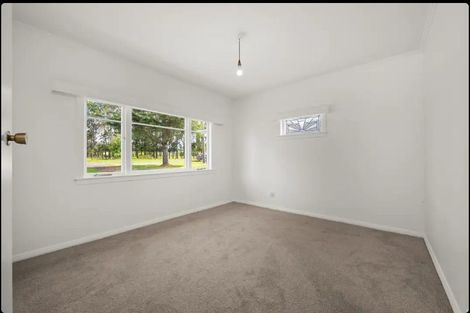 Photo of property in 38 Farrand Road, Kumeu, 0891