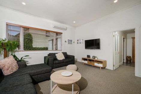 Photo of property in 26 Sunnyside Road, Sunnyvale, Auckland, 0612