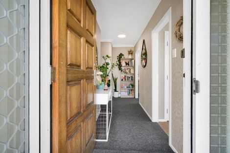 Photo of property in 64 Nevada Drive, Merrilands, New Plymouth, 4312