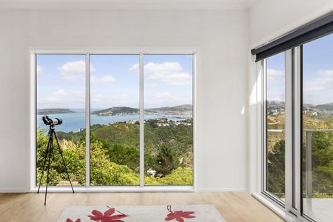 Photo of property in 20 Grumman Lane, Newlands, Wellington, 6037