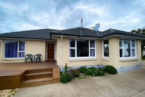 Photo of property in 6 Quebec Place, Wainoni, Christchurch, 8061
