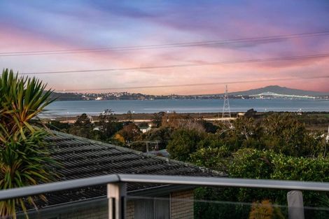 Photo of property in 213 Te Atatu Road, Te Atatu South, Auckland, 0610