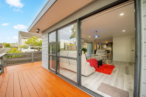 Photo of property in 2/7 Duke Street, Papakura, 2110