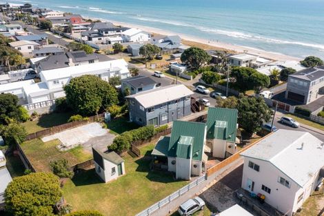 Photo of property in 98a Karewa Parade, Papamoa Beach, Papamoa, 3118