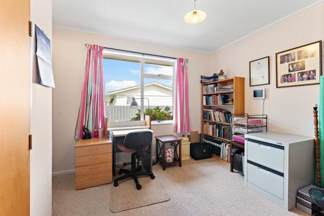 Photo of property in 11 Beaumont Place, Westbrook, Palmerston North, 4412