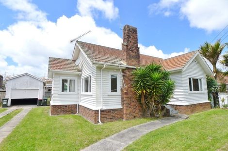 Photo of property in 42 Atkin Avenue, Mission Bay, Auckland, 1071