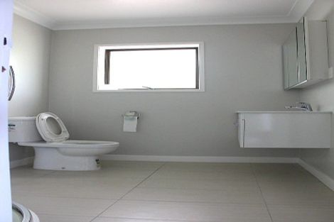 Photo of property in 32 Coronation Road, Hillcrest, Auckland, 0627