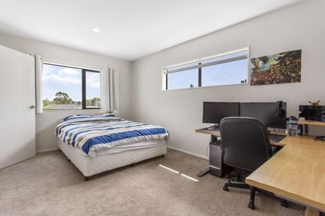 Photo of property in 92a Swanson Road, Henderson, Auckland, 0610