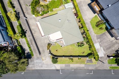 Photo of property in 2/89 Aberdeen Road, Castor Bay, Auckland, 0620