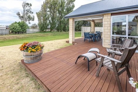 Photo of property in 6 Attrill Place, Tawhero, Whanganui, 4501