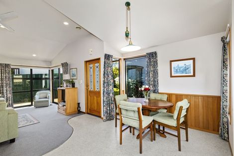 Photo of property in 9b Bay Drive, Titahi Bay, Porirua, 5022