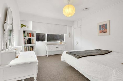 Photo of property in 2 Ashford Place, Havelock North, 4130