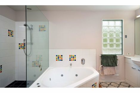 Photo of property in 229b Mount Pleasant Road, Mount Pleasant, Christchurch, 8081