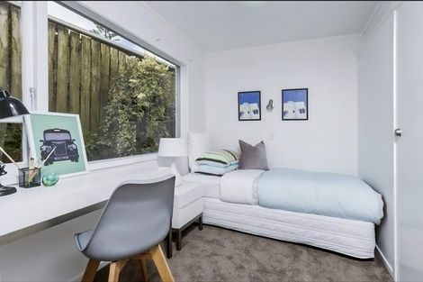 Photo of property in 59 Sunnynook Road, Forrest Hill, Auckland, 0620