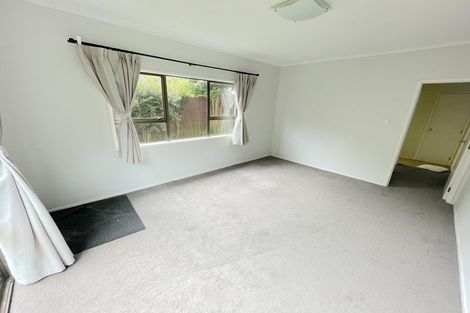 Photo of property in 47 Chatswood Grove, Chatswood, Auckland, 0626