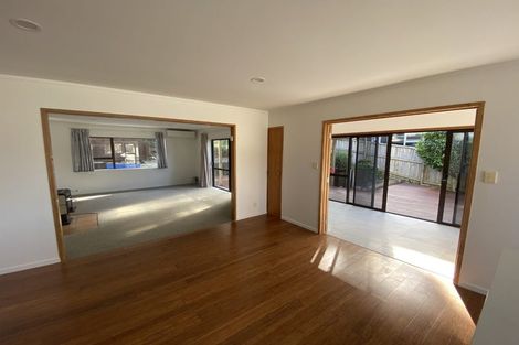 Photo of property in 23a Korotaha Terrace, Rothesay Bay, Auckland, 0630