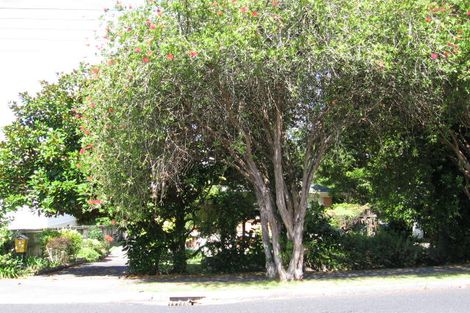 Photo of property in 9 Rewi Street, Torbay, Auckland, 0630