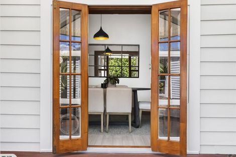 Photo of property in 1/12 Rodney Road, Northcote Point, Auckland, 0627