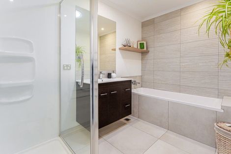 Photo of property in 20 Tuamaka Lane, Hobsonville, Auckland, 0616