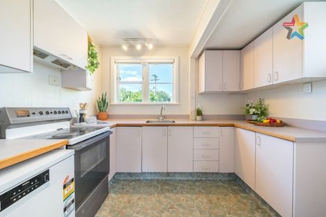 Photo of property in 4 Deans Grove, Taita, Lower Hutt, 5011