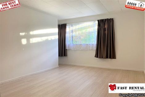 Photo of property in 18 Sumich Place, West Harbour, Auckland, 0618