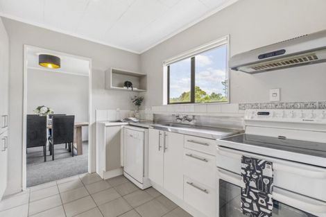 Photo of property in 3 Meadowvale Rise, Titirangi, Auckland, 0604