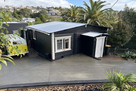 Photo of property in 890 Beach Road, Waiake, Auckland, 0630