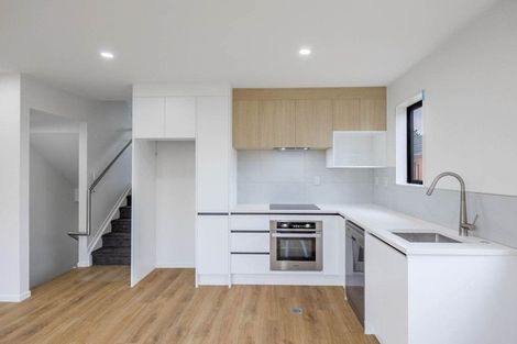 Photo of property in 49a Golf Road, New Lynn, Auckland, 0600