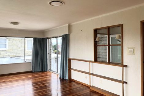 Photo of property in 474 East Coast Road, Windsor Park, Auckland, 0630