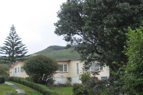 Photo of property in 47 The Drive, Tawa, Wellington, 5028