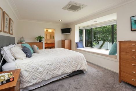 Photo of property in 2 Copperfield Terrace, Mellons Bay, Auckland, 2014