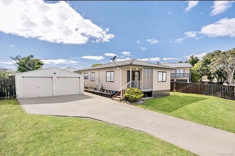 Photo of property in 18 Dungarvon Place, Clendon Park, Auckland, 2103