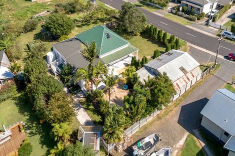 Photo of property in 1180 Rings Road, Coromandel, 3506