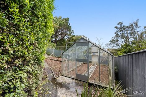 Photo of property in 224 Dowse Drive, Maungaraki, Lower Hutt, 5010