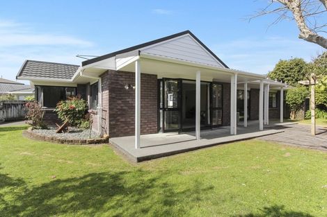 Photo of property in 19 Karina Road, Merrilands, New Plymouth, 4312