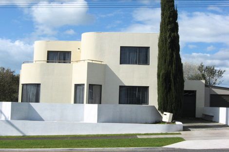 Photo of property in 73 Paynters Avenue, Strandon, New Plymouth, 4312