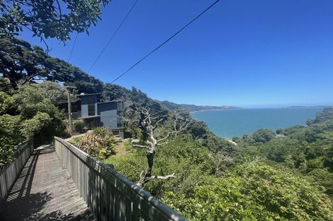 Photo of property in 42 Howard Road, Point Howard, Lower Hutt, 5013