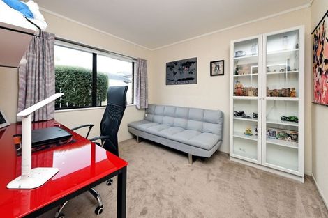 Photo of property in 1/7 Spring Grove, Henderson, Auckland, 0612