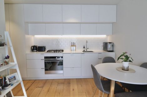 Photo of property in 25 Jean Caldwell Way, Island Bay, Wellington, 6023