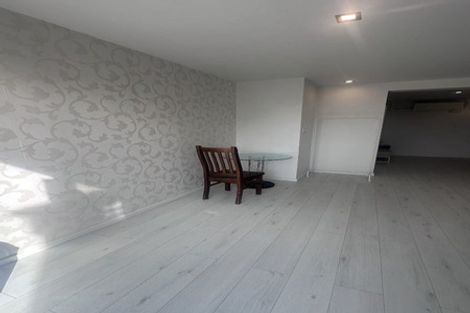 Photo of property in 33 Forrest Hill Road, Milford, Auckland, 0620