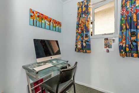 Photo of property in 41 Collins Road, Melville, Hamilton, 3206