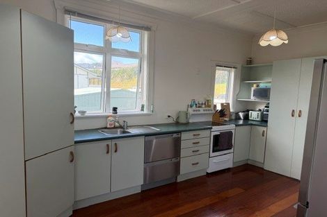 Photo of property in 27 Atiawa Street, Glen Avon, New Plymouth, 4312