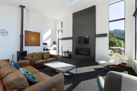 Photo of property in 9 Vanda Place, Fernhill, Queenstown, 9300
